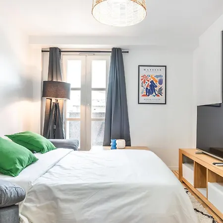 Design - 6 Guests - Buttes Chaumont Apartment