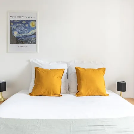 Design - 6 Guests - Buttes Chaumont Apartment *