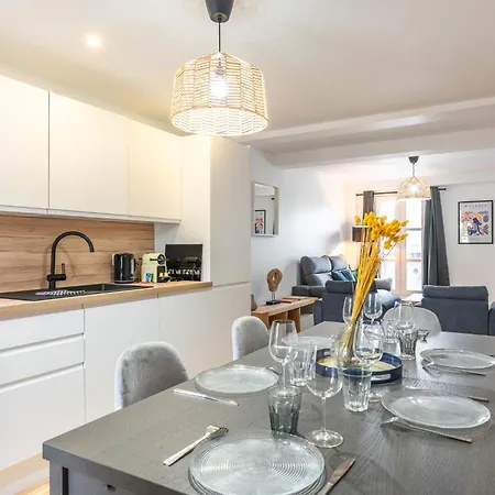 Design - 6 Guests - Buttes Chaumont Apartment *