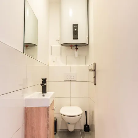 Design - 6 Guests - Buttes Chaumont Apartment *