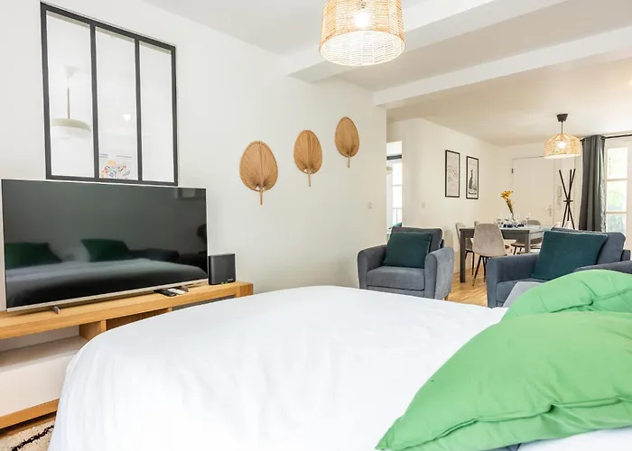 Design - 6 Guests - Buttes Chaumont Apartment *
