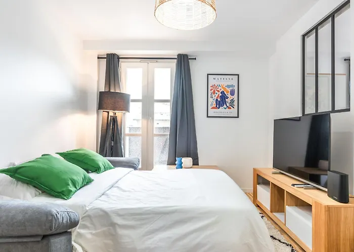 Design - 6 Guests - Buttes Chaumont Apartment