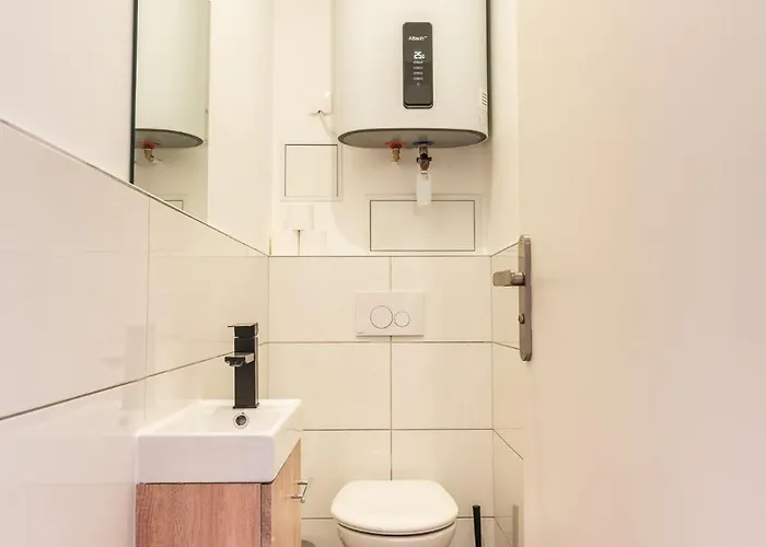 Design - 6 Guests - Buttes Chaumont Apartment *